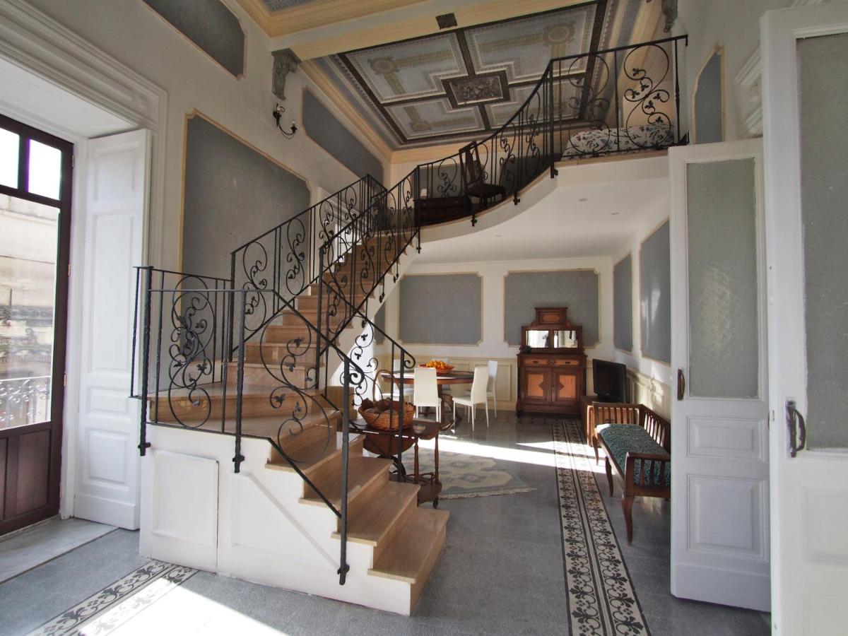Casa Felice Nel Centro Storico, Tra Etna E Mare Apartamento Catânia Exterior foto